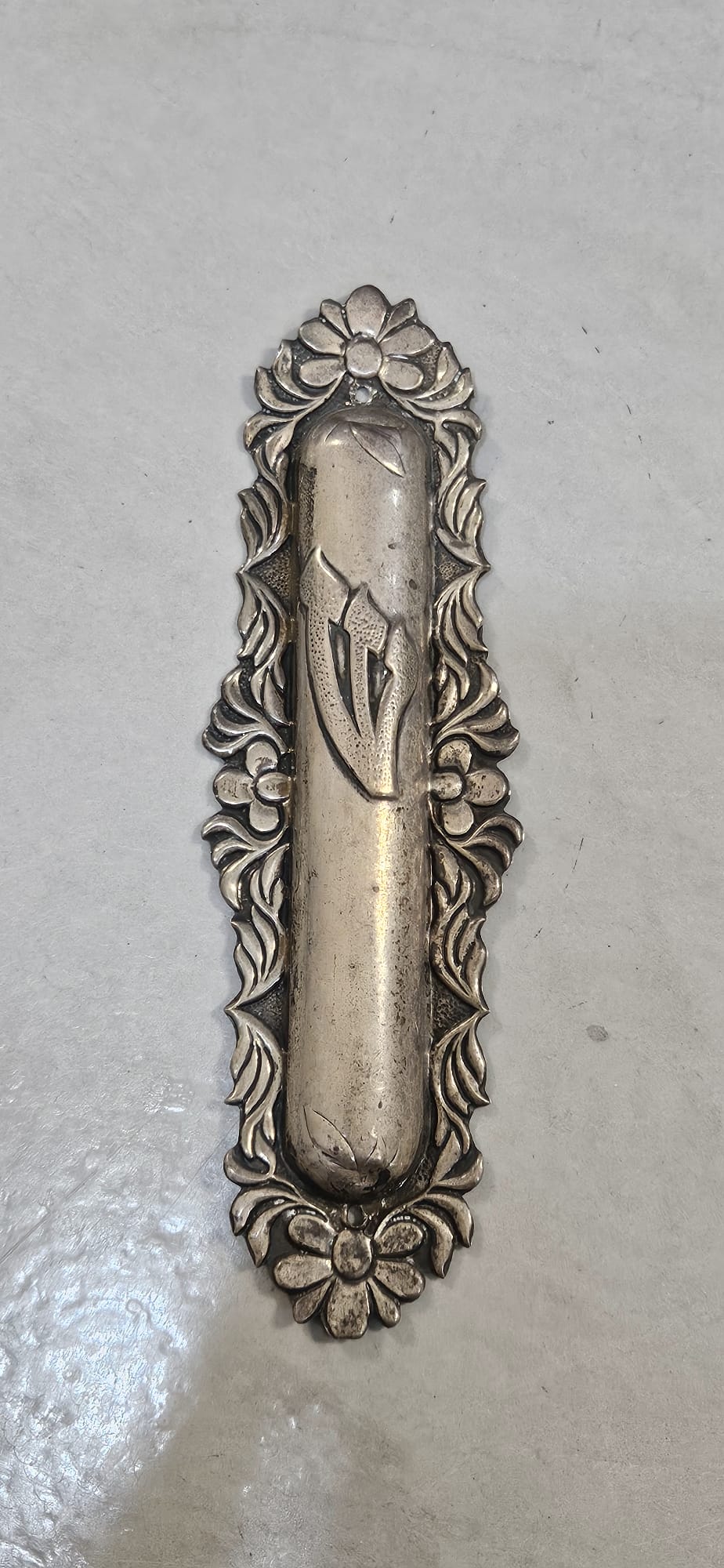 Vintage Metal Mezuzah Case with Hebrew Shin – Ornate Judaica Door Plaque