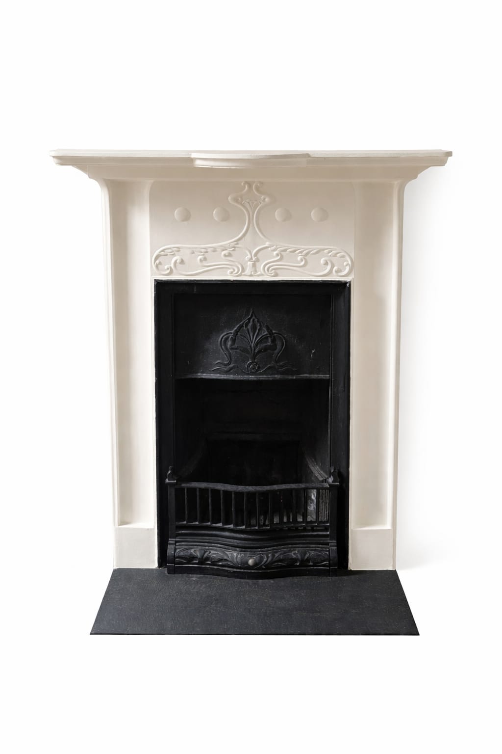 Victorian Cast Iron Fireplace with Decorative Mantel – Original Period Feature
